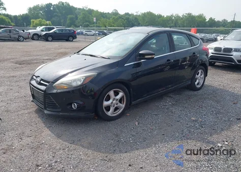 2012 Ford Focus Titanium z USA, uszkodzony, nr VIN 1FAHP3N28CL225852